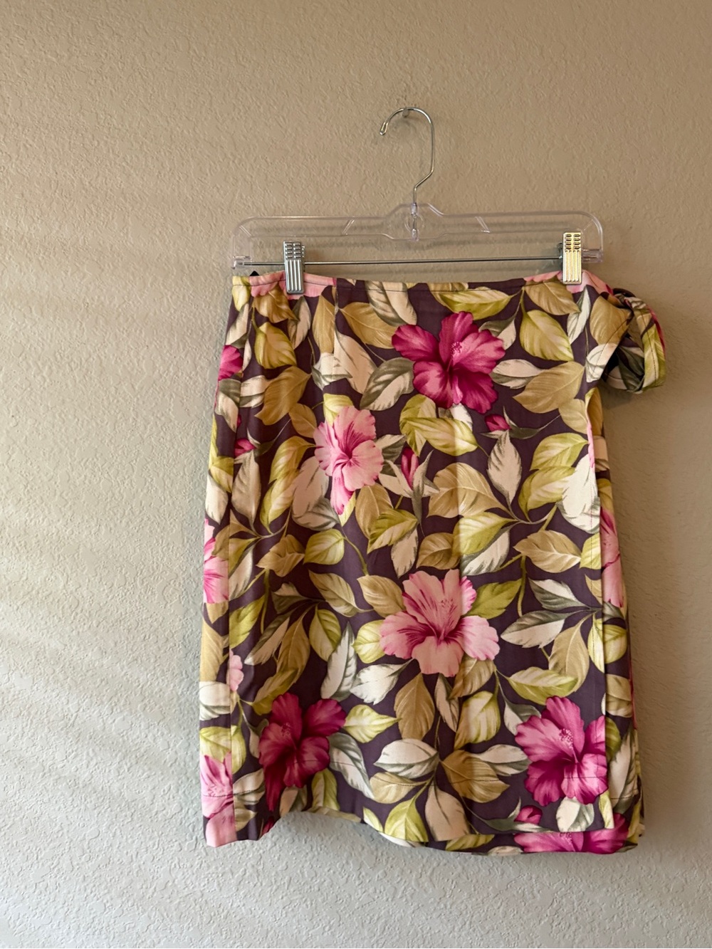 Vintage Tommy Bahamas Silk Floral Pink and Green Women’s Wrap Skirt Small